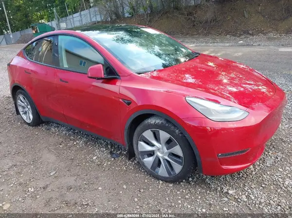 7SAYGAEE9PF865007 2023 TESLA MODEL Y - Image 1