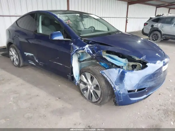 7SAYGAEE9PF873897 2023 TESLA MODEL Y - Image 1