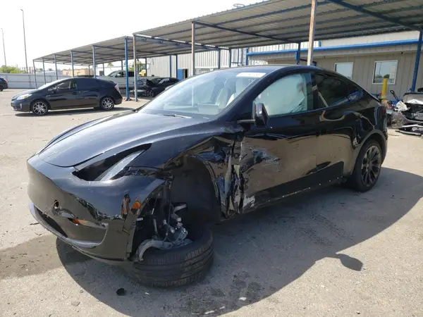 7SAYGAEE9PF888495 2023 TESLA MODEL Y - Image 1