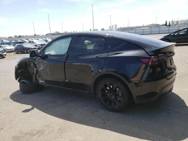 7SAYGAEE9PF888495 2023 TESLA MODEL Y - Image 2