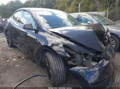 7SAYGAEE9PF894944 2023 TESLA MODEL Y