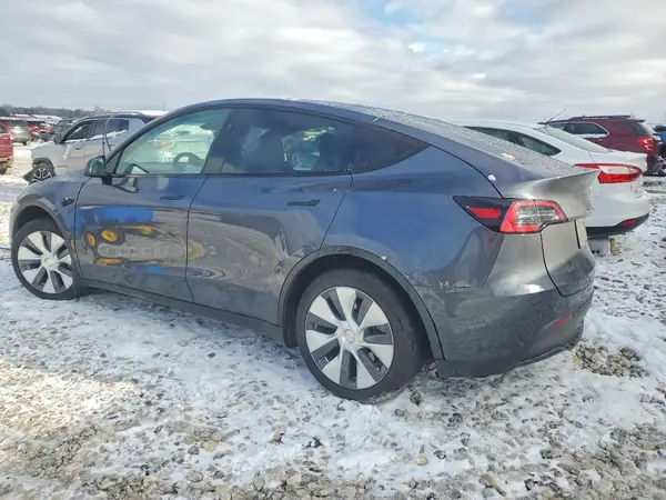 7SAYGAEE9PF897455 2023 TESLA MODEL Y - Image 2