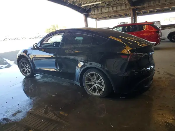 7SAYGAEE9PF901486 2023 TESLA MODEL Y - Image 2