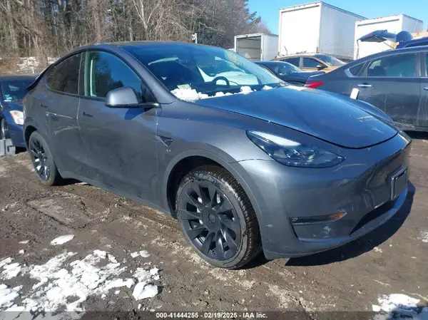 7SAYGAEE9PF905943 2023 TESLA MODEL Y - Image 1