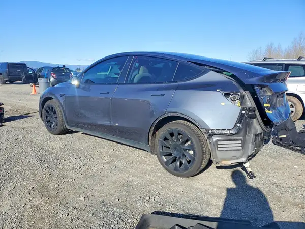 7SAYGAEE9PF906719 2023 TESLA MODEL Y - Image 2