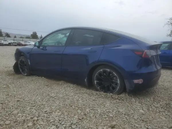 7SAYGAEE9PF914318 2023 TESLA MODEL Y - Image 2