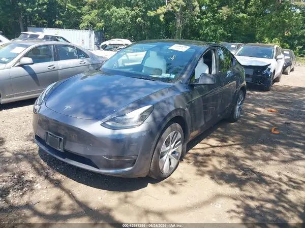 7SAYGAEE9PF916988 2023 TESLA MODEL Y - Image 2