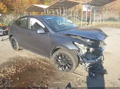 7SAYGAEE9PF948825 2023 TESLA MODEL Y