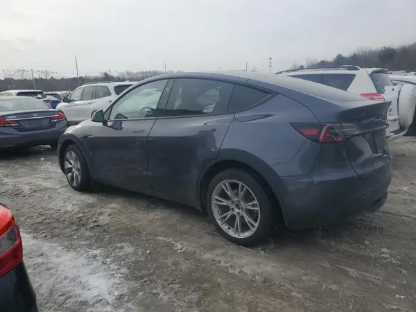 7SAYGAEE9PF970680 2023 TESLA MODEL Y - Image 2