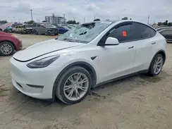 7SAYGAEE9RF016000 2024 TESLA MODEL Y