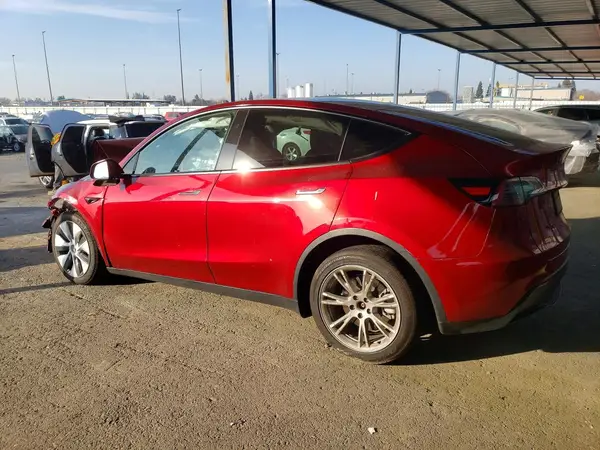 7SAYGAEE9RF033198 2024 TESLA MODEL Y - Image 2