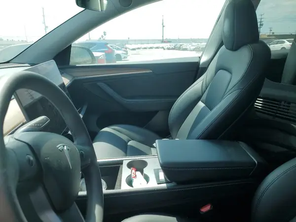 7SAYGAEE9RF058537 2024 TESLA MODEL Y - Image 8