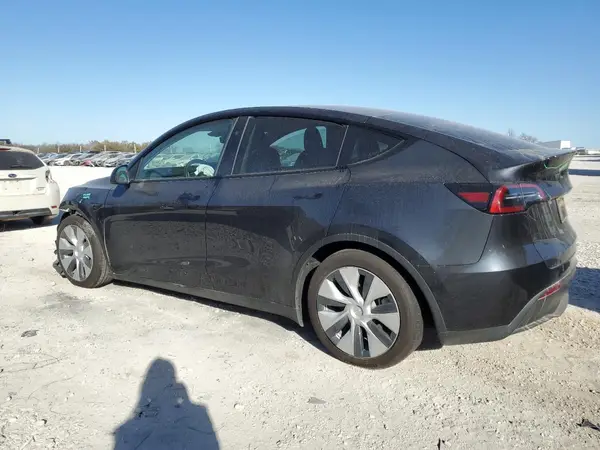 7SAYGAEE9RF070204 2024 TESLA MODEL Y - Image 2