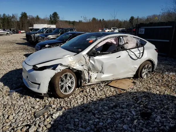 7SAYGAEE9RF077458 2024 TESLA MODEL Y - Image 1