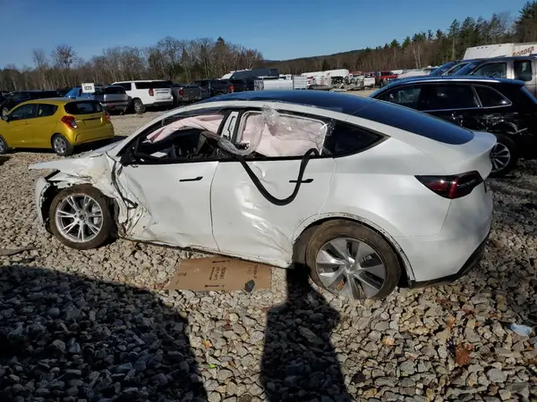 7SAYGAEE9RF077458 2024 TESLA MODEL Y - Image 2