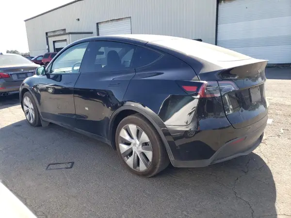 7SAYGAEE9RF085558 2024 TESLA MODEL Y - Image 2
