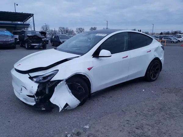 7SAYGAEE9RF099721 2024 TESLA MODEL Y - Image 1