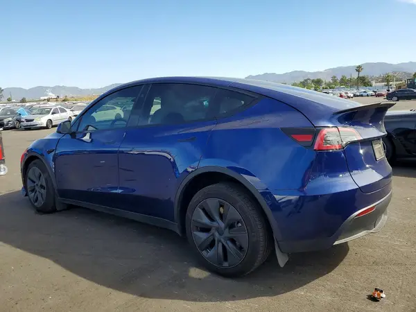 7SAYGAEE9RF105579 2024 TESLA MODEL Y - Image 2
