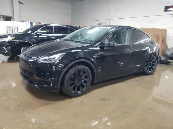 7SAYGAEE9RF111091 2024 TESLA MODEL Y - Image 1
