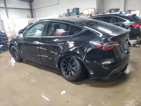 7SAYGAEE9RF111091 2024 TESLA MODEL Y - Image 2