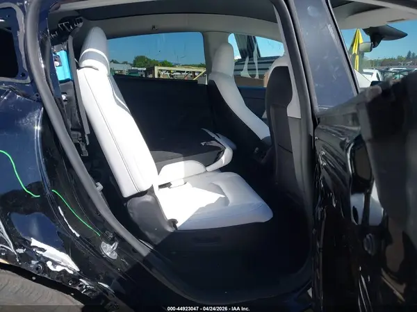 7SAYGAEE9RF116260 2024 TESLA MODEL Y - Image 8