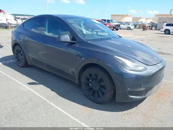 7SAYGAEE9RF118803 2024 TESLA MODEL Y - Image 1