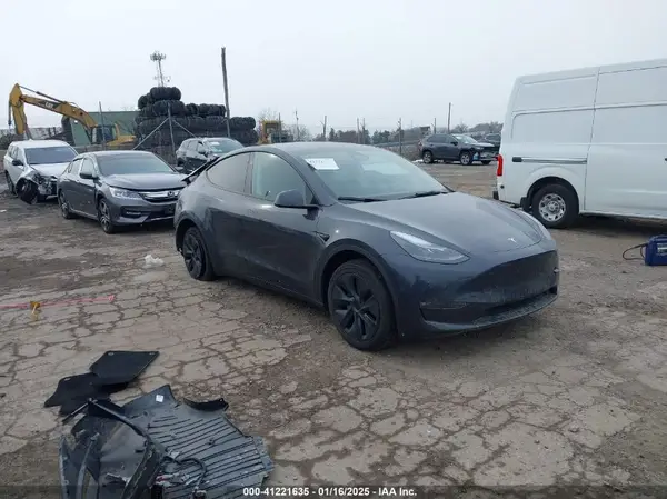7SAYGAEE9RF180802 2024 TESLA MODEL Y - Image 1