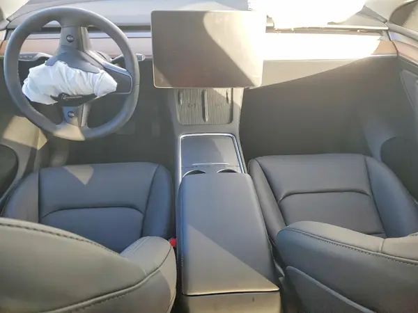 7SAYGAEE9RF985005 2024 TESLA MODEL Y - Image 8