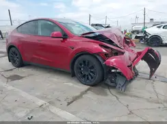7SAYGAEE9RF992620 2024 TESLA MODEL Y