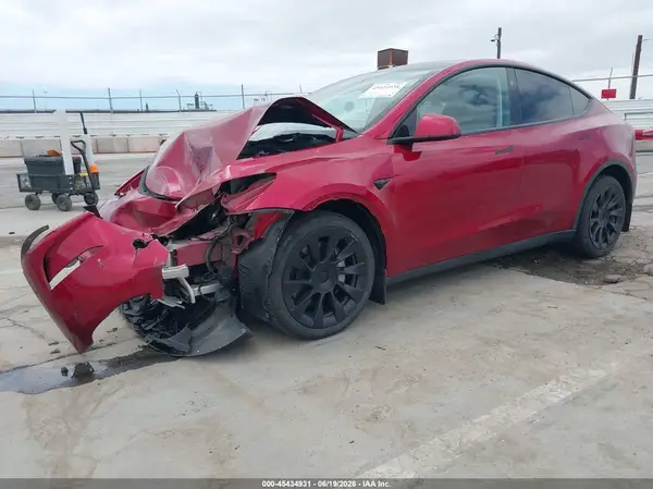7SAYGAEE9RF992620 2024 TESLA MODEL Y - Image 2