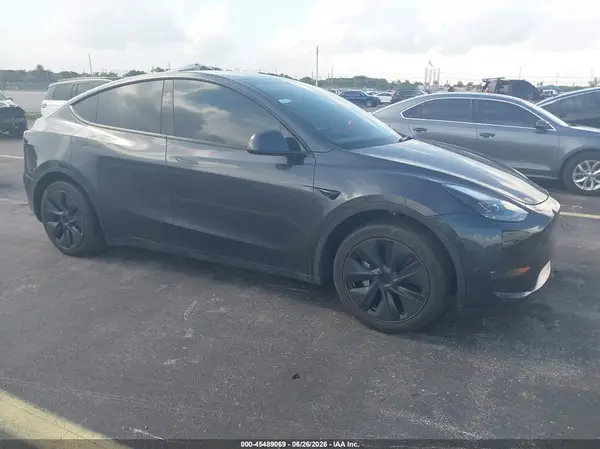 7SAYGAEE9SF221936 2025 TESLA MODEL Y - Image 1