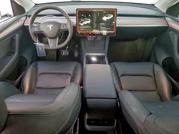 7SAYGAEE9SF222102 2025 TESLA MODEL Y - Image 8