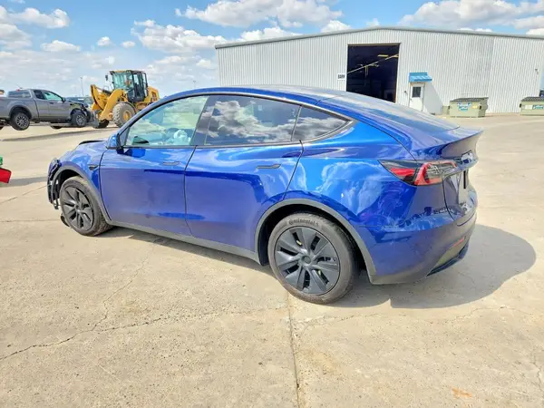 7SAYGAEE9SF230779 2025 TESLA MODEL Y - Image 2