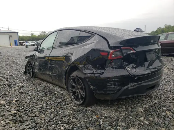 7SAYGAEE9SF233987 2025 TESLA MODEL Y - Image 2