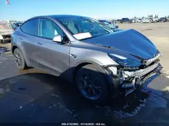7SAYGAEE9SF242205 2025 TESLA MODEL Y