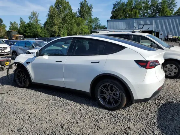7SAYGAEE9SF250921 2025 TESLA MODEL Y - Image 2