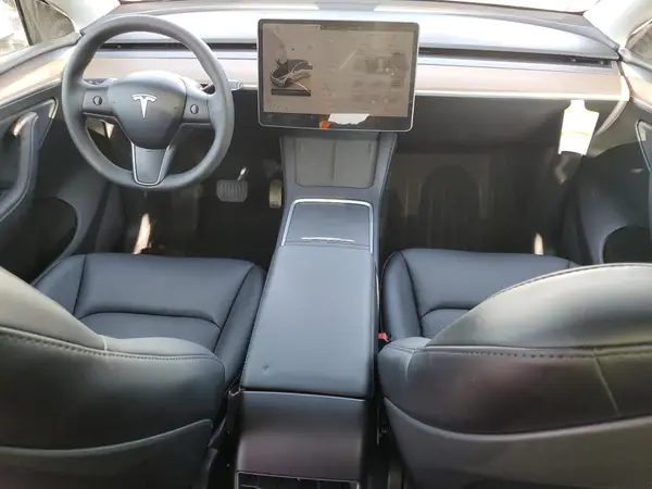 7SAYGAEE9SF250921 2025 TESLA MODEL Y - Image 8