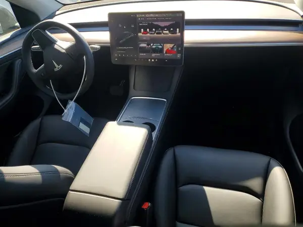 7SAYGAEE9SF252703 2025 TESLA MODEL Y - Image 8