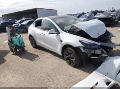 7SAYGAEE9SF256864 2025 TESLA MODEL Y