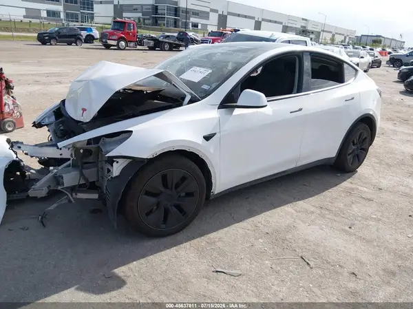 7SAYGAEE9SF256864 2025 TESLA MODEL Y - Image 2