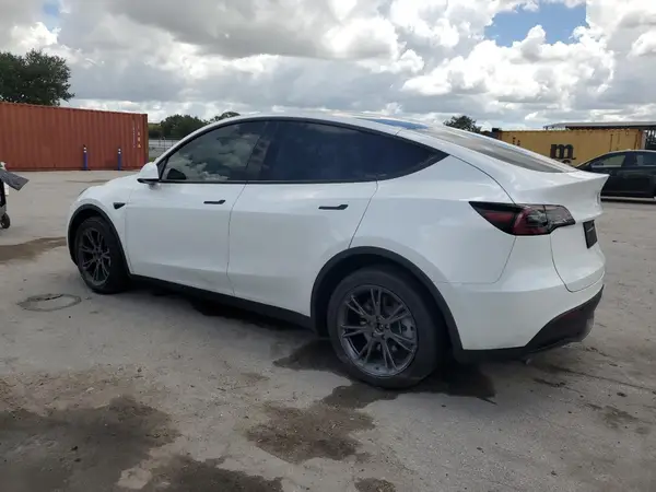 7SAYGAEE9SF261434 2025 TESLA MODEL Y - Image 2