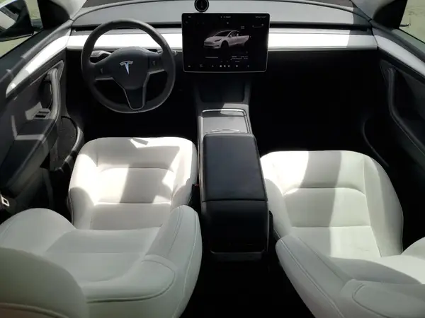 7SAYGAEE9SF261434 2025 TESLA MODEL Y - Image 8