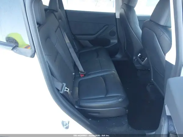 7SAYGAEE9SF262471 2025 TESLA MODEL Y - Image 8