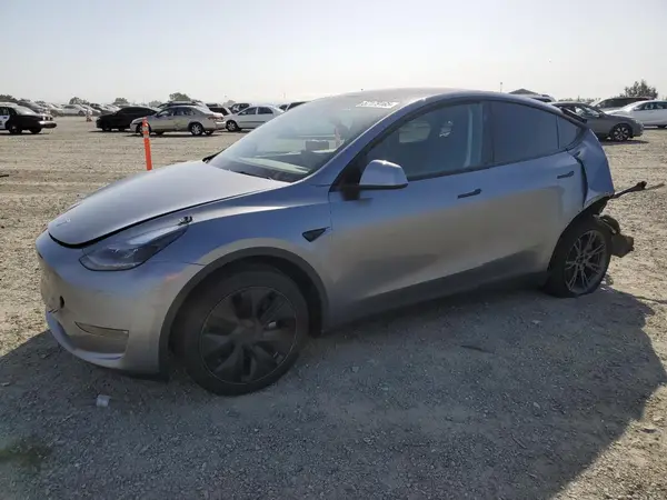 7SAYGAEE9SF264236 2025 TESLA MODEL Y - Image 1