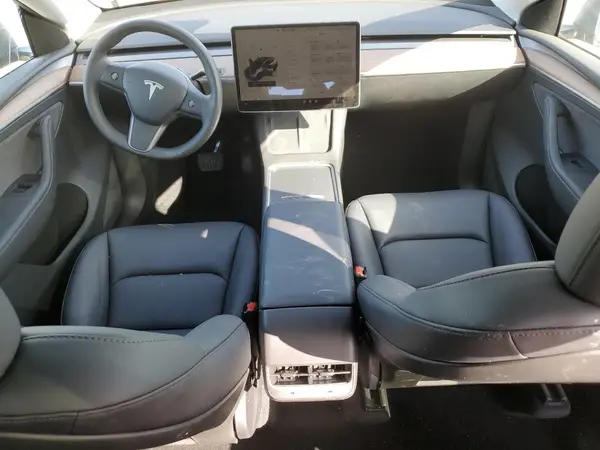 7SAYGAEE9SF264236 2025 TESLA MODEL Y - Image 8