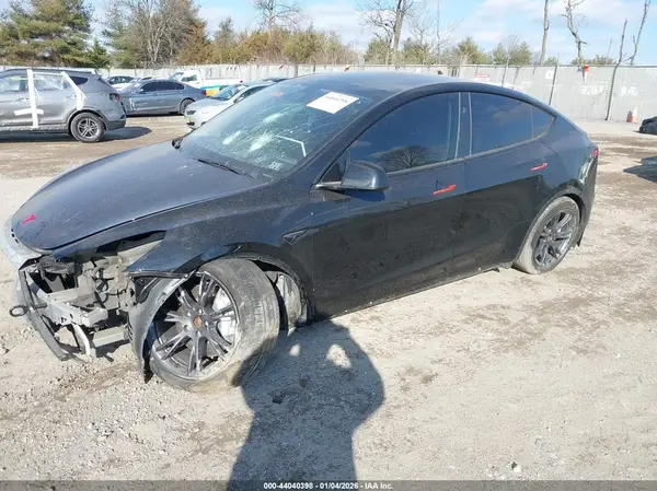 7SAYGAEE9SF265273 2025 TESLA MODEL Y - Image 2