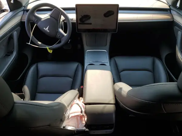 7SAYGAEE9SF271249 2025 TESLA MODEL Y - Image 8