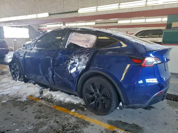 7SAYGAEE9SF272451 2025 TESLA MODEL Y - Image 2
