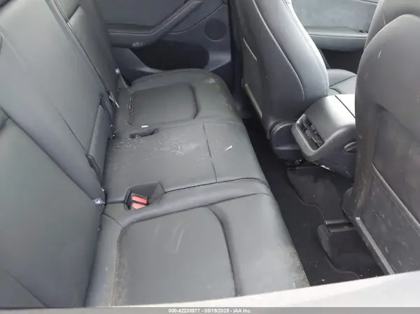 7SAYGAEE9SF287905 2025 TESLA MODEL Y - Image 8