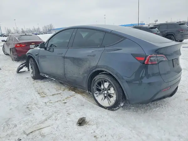 7SAYGAEE9SF288133 2025 TESLA MODEL Y - Image 2